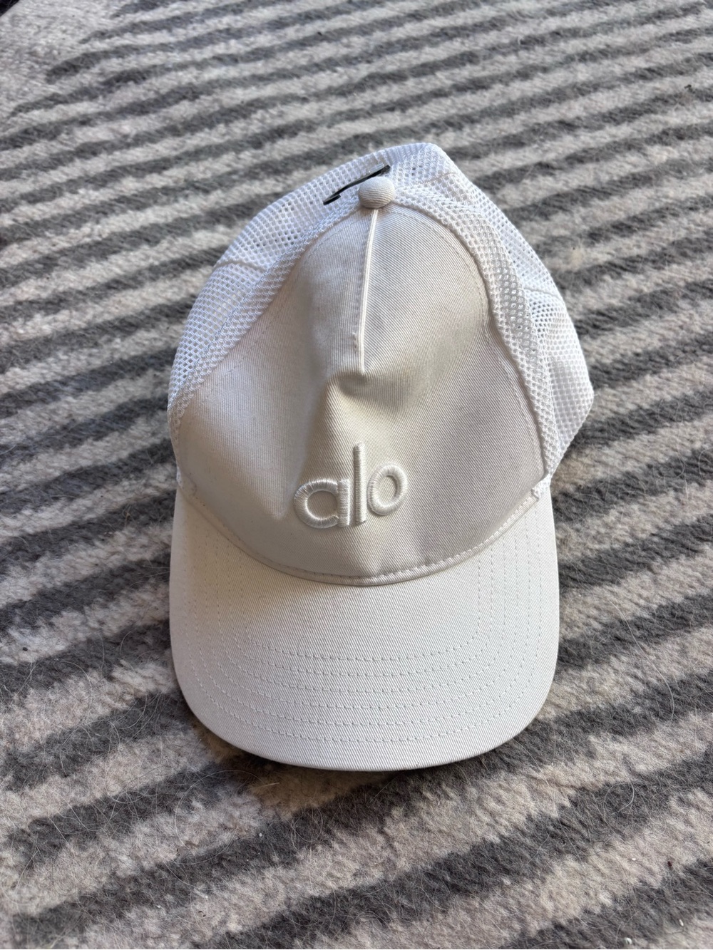 ALO Yoga White Mesh-Back Hat